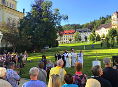 Děkovný sloup Panny Marie v Mariánských Lázních - slavnost požehnání základního kamene 14.8.2021